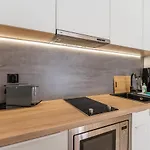 Aqua Marina Plaza-basen, Podziemny Garaz Gratis Apartman