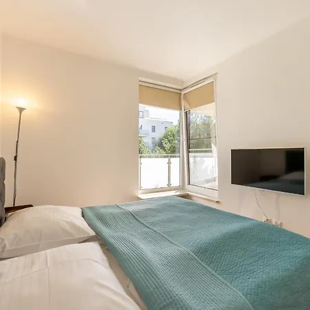 Apartment Aqua Marina Plaza-basen