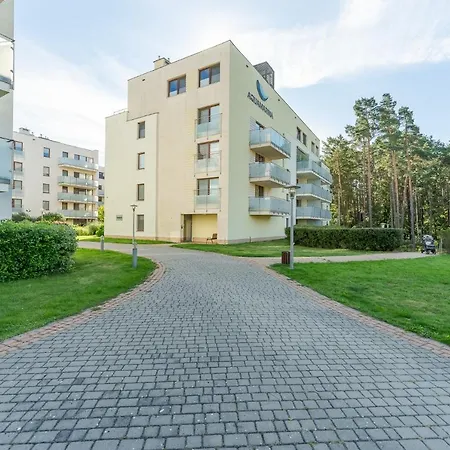 Aqua Marina Plaza-basen アパート ミエンジズドロイェ