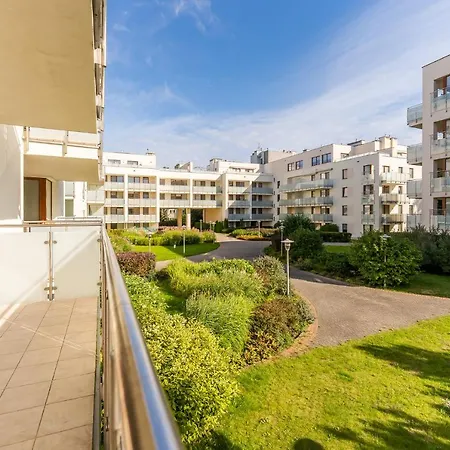 Aqua Marina Plaza-basen, Podziemny Garaz Gratis * 미엥지즈드로예