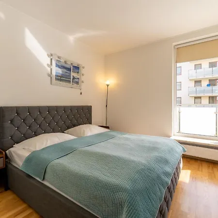 Apartment Aqua Marina Plaza-basen