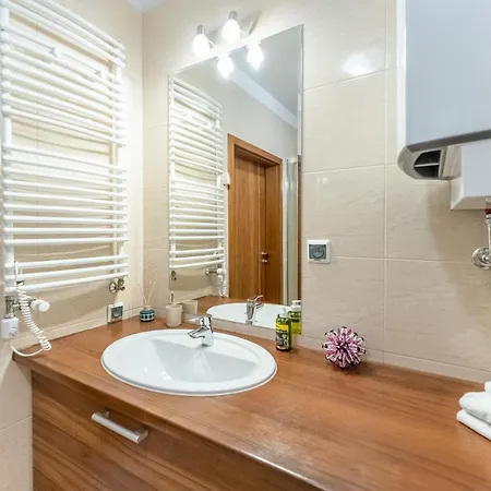 Aqua Marina Plaza-basen * ミエンジズドロイェ