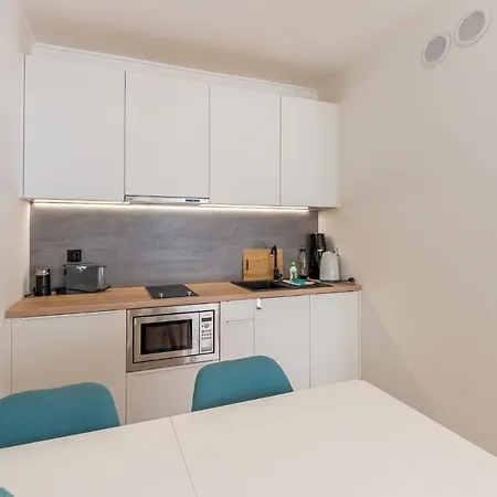 Aqua Marina Plaza-basen ミエンジズドロイェ