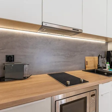 Aqua Marina Plaza-basen アパート