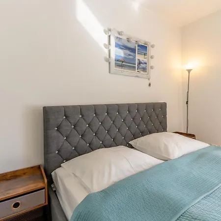 Aqua Marina Plaza-basen アパート *